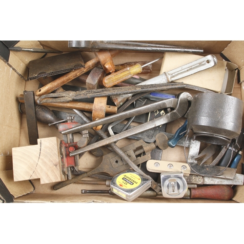 486 - A box of tools G