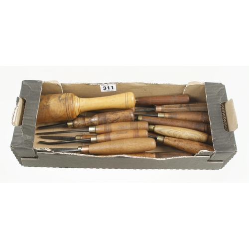 311 - 21 carving tools and a boxwood mallet G+