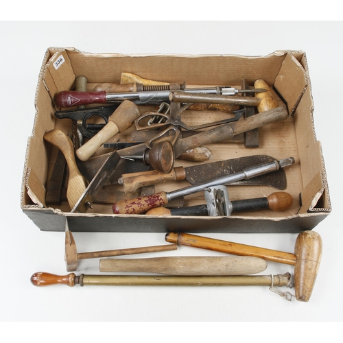 336 - A box of tools G