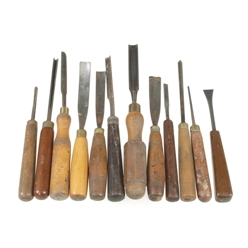 411 - 30 carving tools etc G