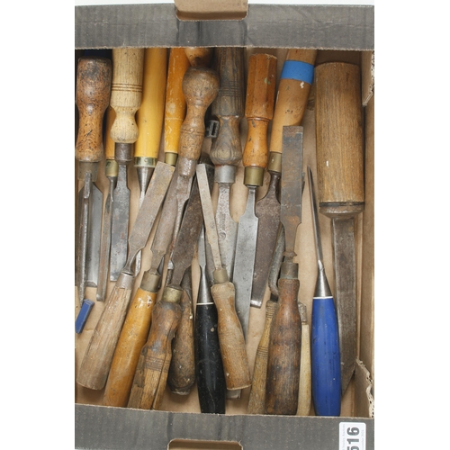 516 - 33 chisels and gouges G