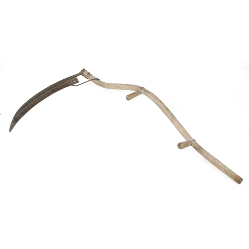 576 - A scythe with 3 spare blades G