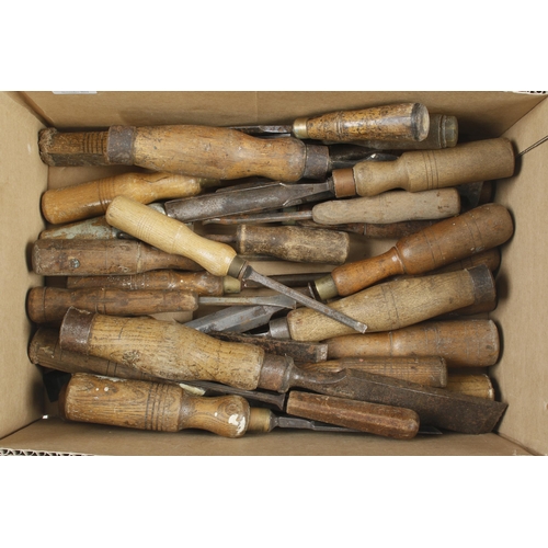 618 - 40 chisels and gouges for restoration G-