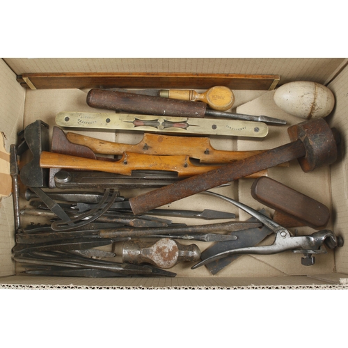 632 - A box of tools G