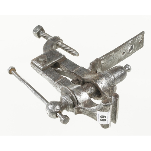 69 - An early bench mounted vice, clamp requires attention G-