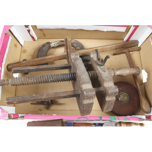 700 - A box of tools G