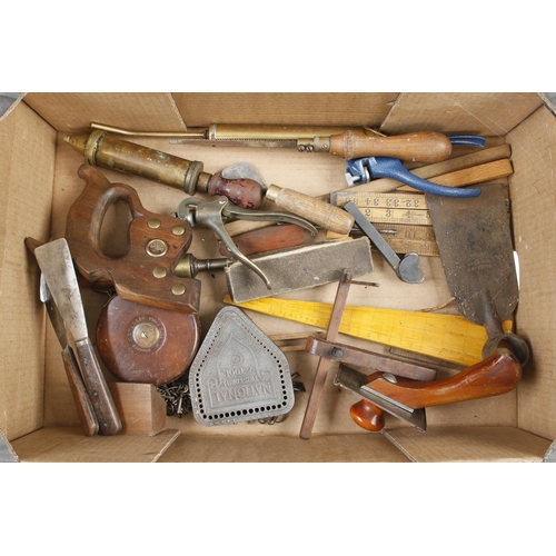 746 - A box of tools G