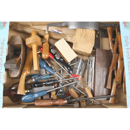 75 - A box of tools G+