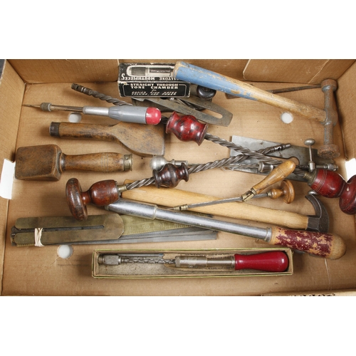 759 - A box of tools G