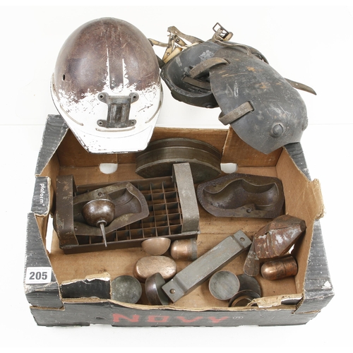 205 - An NCB miner's helmet, a pair of knee pads and other items G