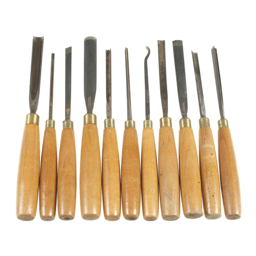 215 - A set of 11 carving tools most stamped MARPLES G++