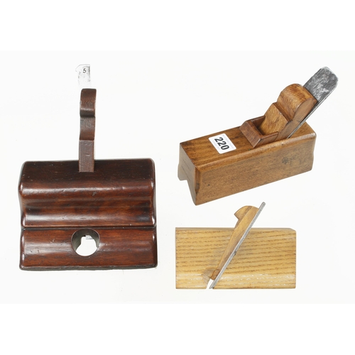 220 - A beech sliding box type chamfer plane, a router and a cill plane G++