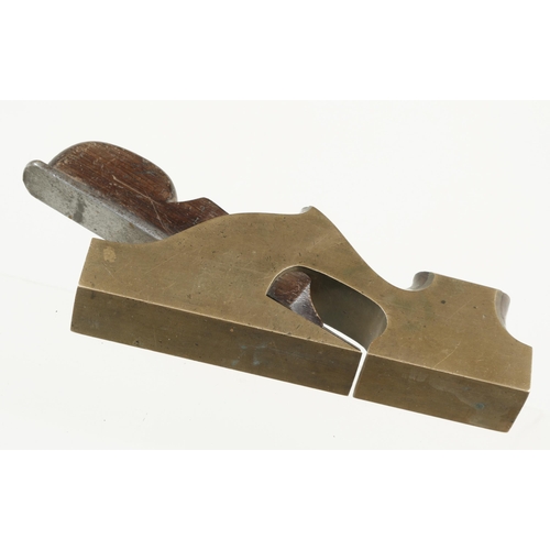 964 - A shapely brass shoulder plane 7 1/2