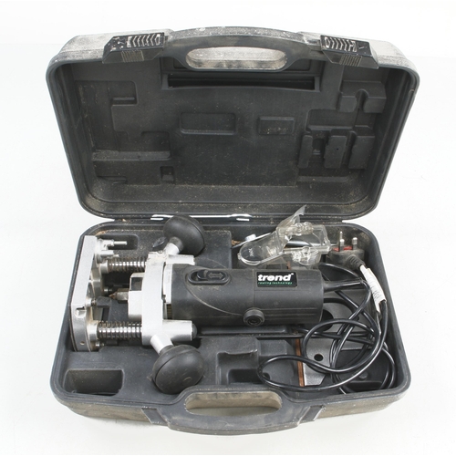 113 - A TREND router in orig case 240v in orig case Pat tested