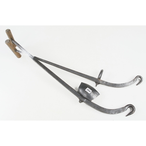 254 - A pair of sabotier's clogging irons G++