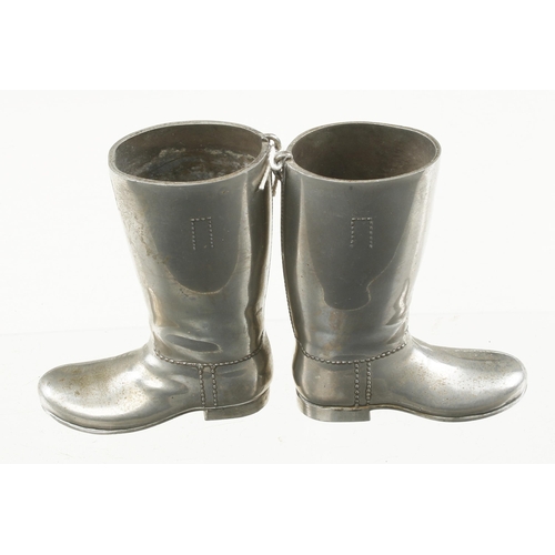 43 - A pair of 3 1/2