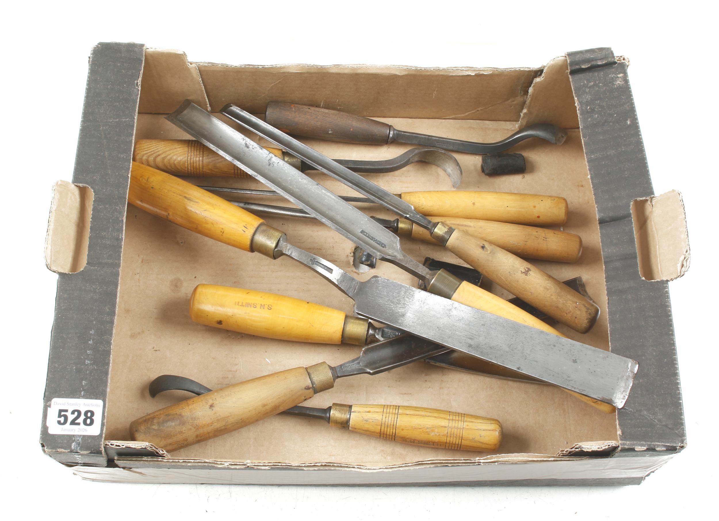 Ten little used chisels and gouges by MATHIESON, MARPLES etc G++