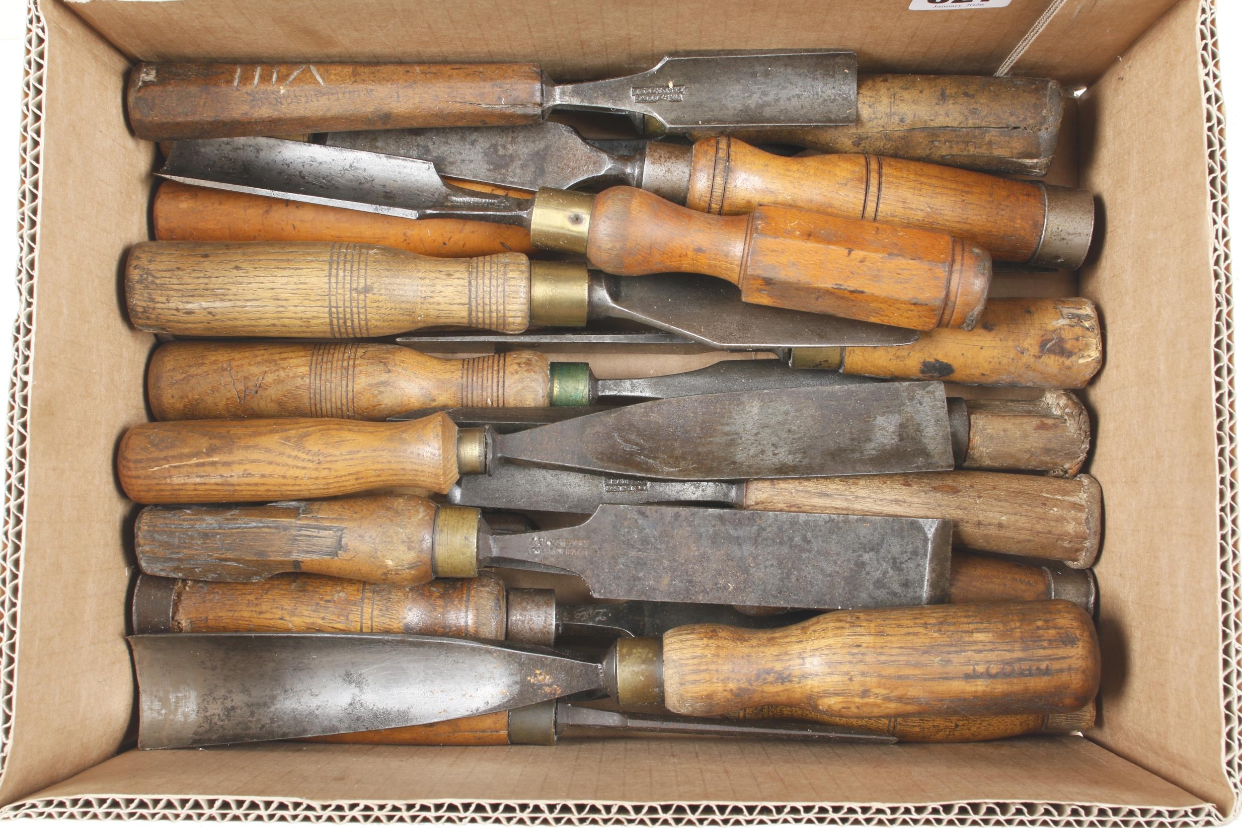 25 chisels and gouges G+
