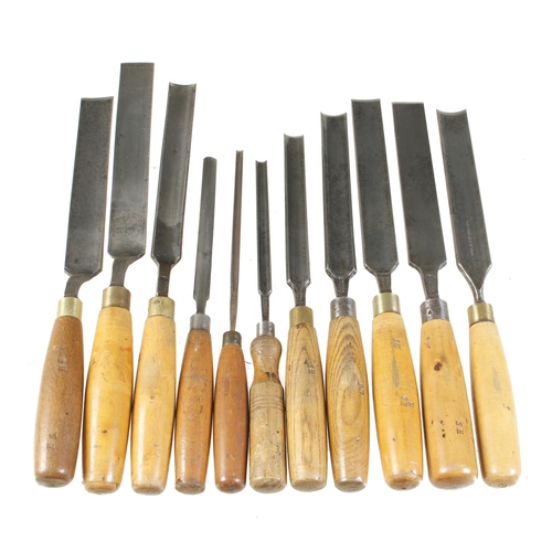 102 - Three long cranked gouges and 8 others G+