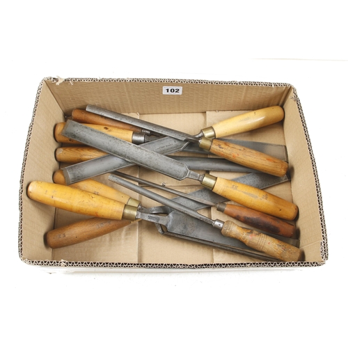 102 - Three long cranked gouges and 8 others G+