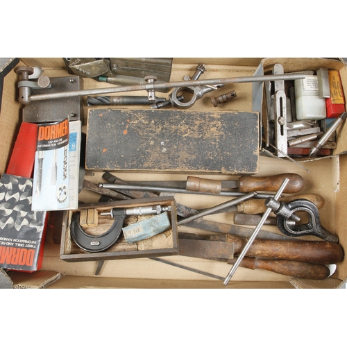 117 - A box of engineer's tools G