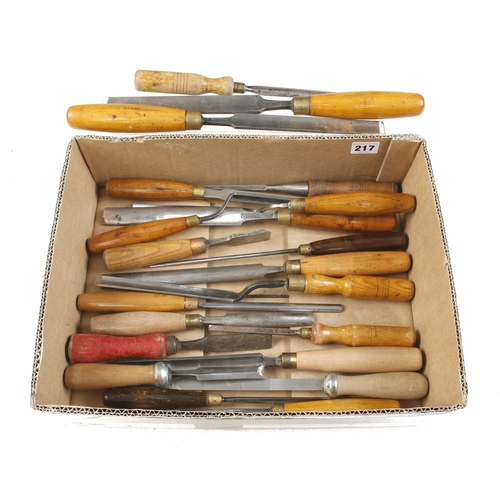 21 chisels and gouges G+