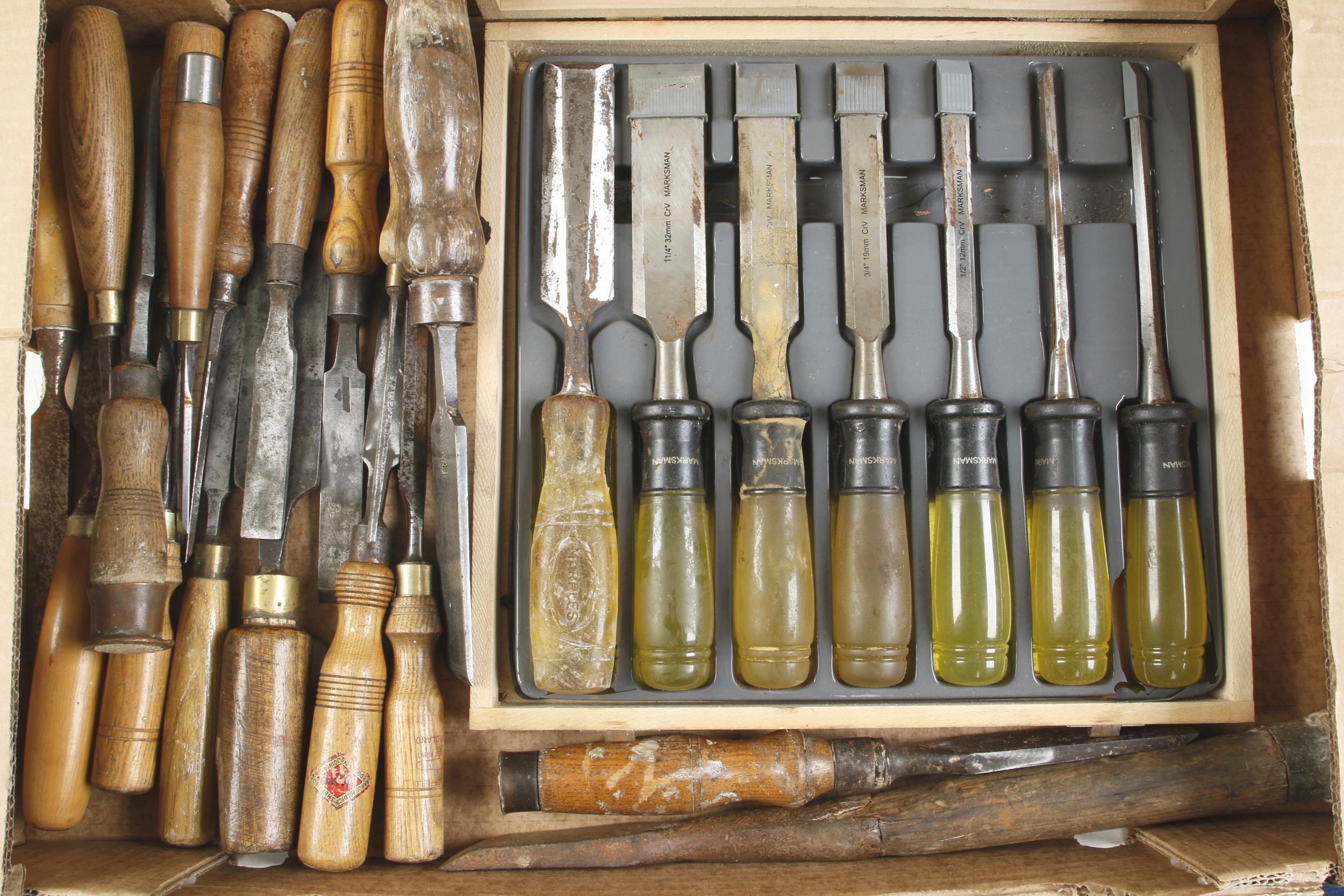 Six bevel edge chisels with composite handles by MARKSMAN in orig box ...