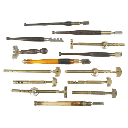 14 glass cutters G+