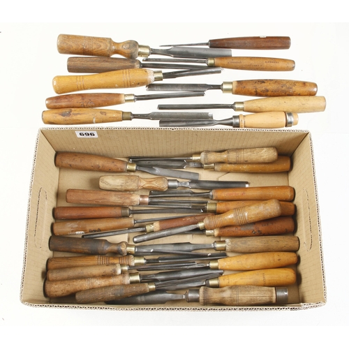 30 chisels and gouges G+