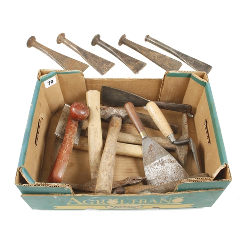 70 - A box of builder's tools G