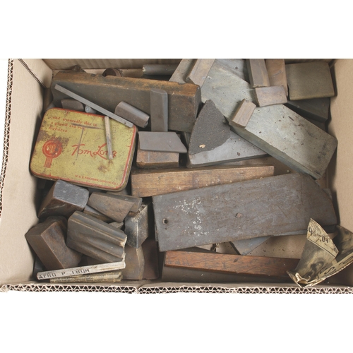 22 - Quantity of oilstones etc G