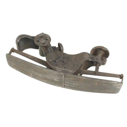 48 - A STANLEY No 113 circular plane with side wheel adjuster G