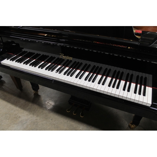 15 - Boston (c1992)A 5ft 2in Model 156 grand piano in a bright ebonised case on square tapered legs.... 