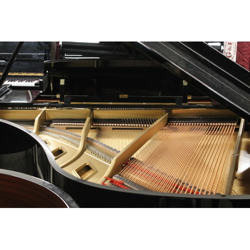 15 - Boston (c1992)A 5ft 2in Model 156 grand piano in a bright ebonised case on square tapered legs.... 