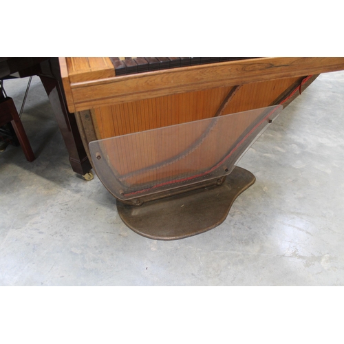 53 - John Paul Clavicytherium No 5642 (c1968)A modern clavicytherium in a walnut and banded case, having ... 