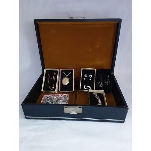 714 - Leather Locking Jewellery Box With Contents and Keys.