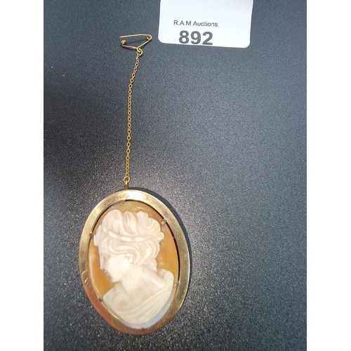 892 - 9ct Gold Hallmarked Cameo Brooch With Safety Pin.