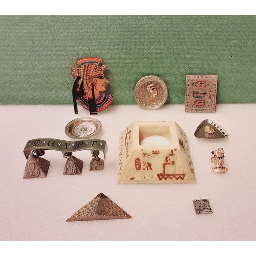 728 - Arrangement Of Egyptian Magnets and Tea Light.