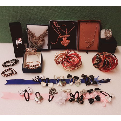 1001 - Selection Of Costume Jewellery.