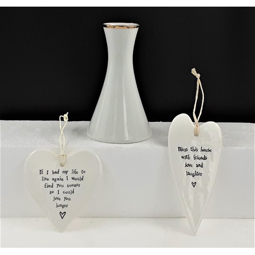 907 - 2 x Ceramic Hanging Hearts - Bless This House & If I had my life to live again + Bud Vase