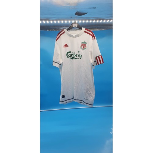 1090 - Liverpool Football Shirt 11/12 Years Unsigned