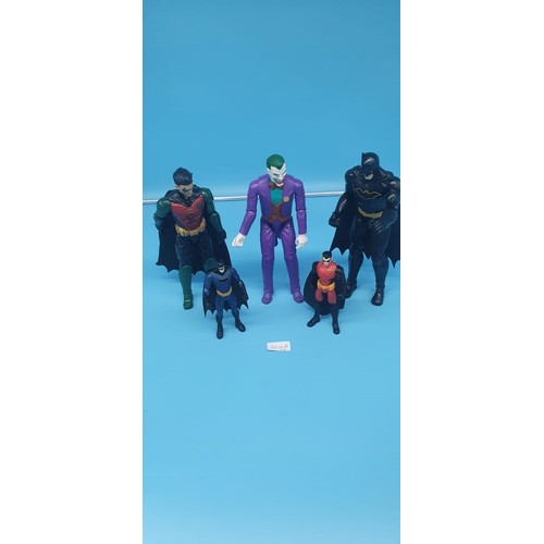 324A - 5 Figures Batman, Robin, Joker Etc.