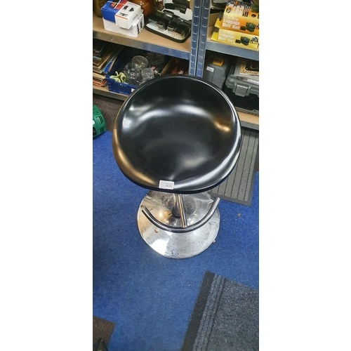 1031 - Black and Chrome Breakfast Stool