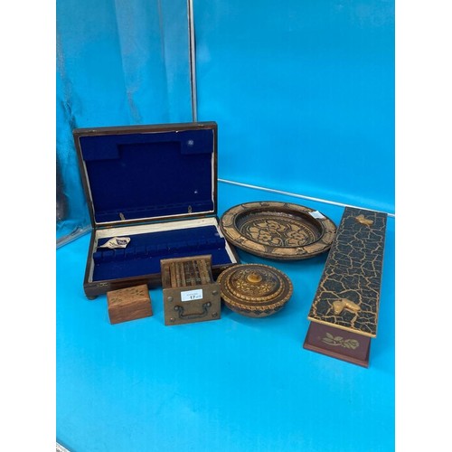 17 - Selection of wooden items,plate,box,bowl