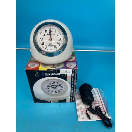 32 - Steepleton Radio Alarm Clock With Touch Control Lighting