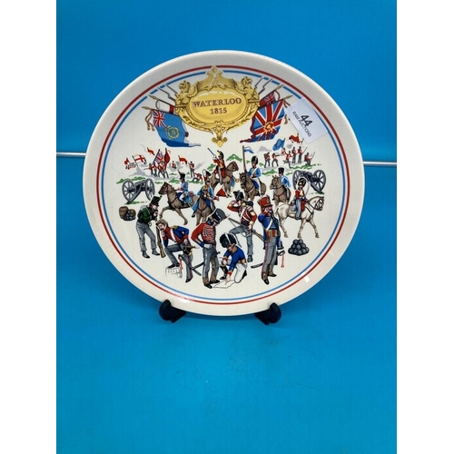 44 - Wedgewood Waterloo 1815 Plate Like New (Nice Piece)