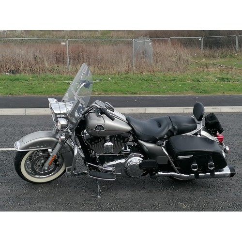 1251 - 2009 Harley Davidson Road King Classic In Pewter Pearl