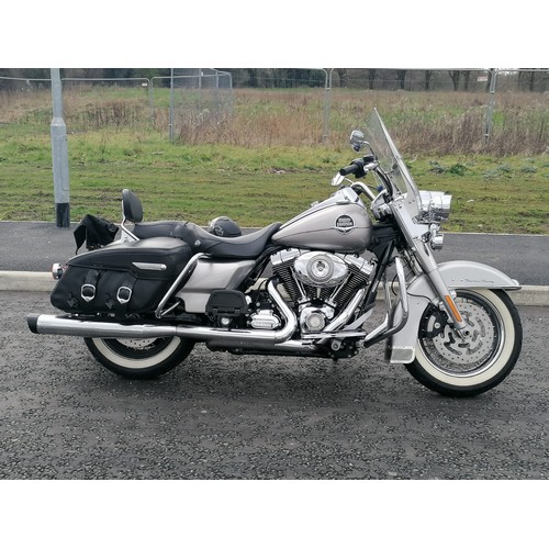 1251 - 2009 Harley Davidson Road King Classic In Pewter Pearl