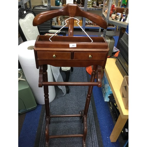 86A - Gentleman Wooden Clothes Stand Complete