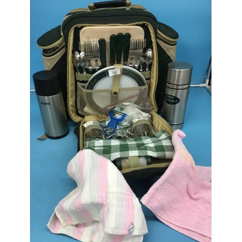 335 - Complete Camping Set In A Back Pack By Concept Picnic